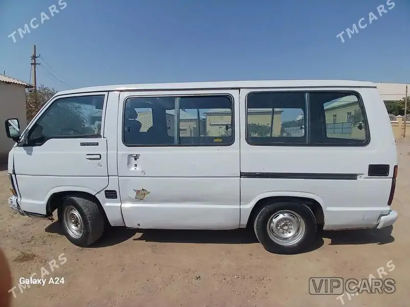 Toyota Hiace, 1989 — фото 3