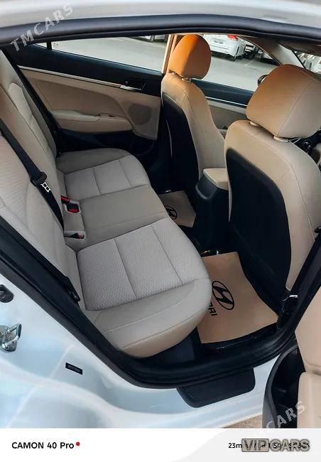 Hyundai Elantra, 2020