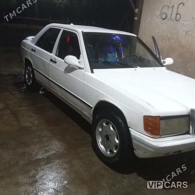 Mercedes-Benz 190E, 1987