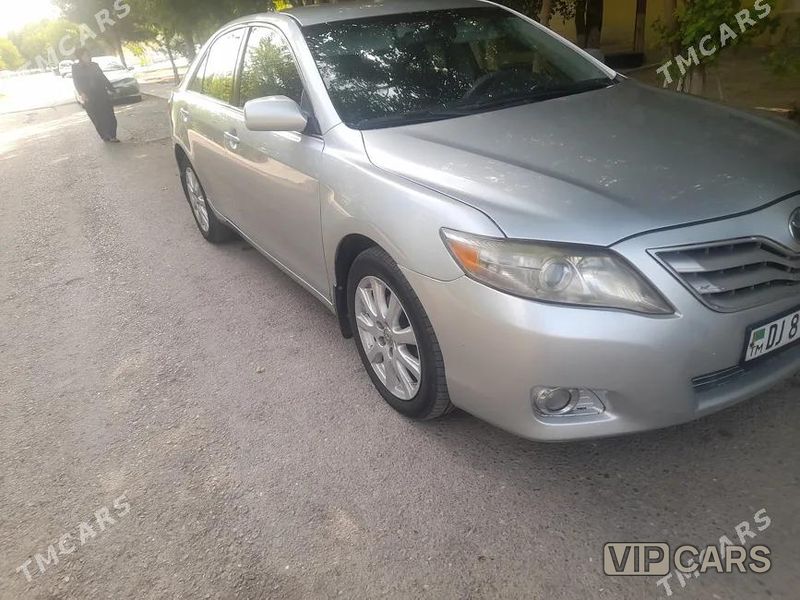 Toyota Camry, 2010