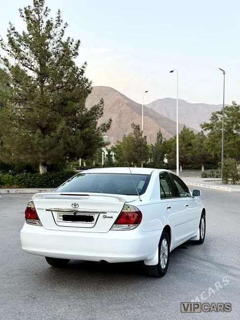 Toyota Camry, 2005