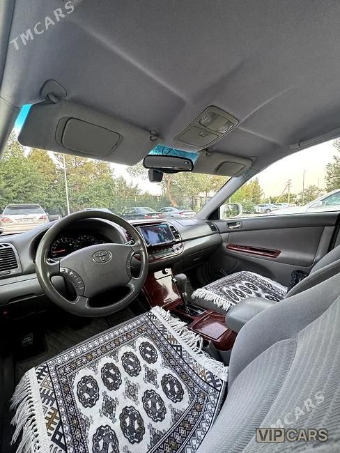 Toyota Camry, 2005