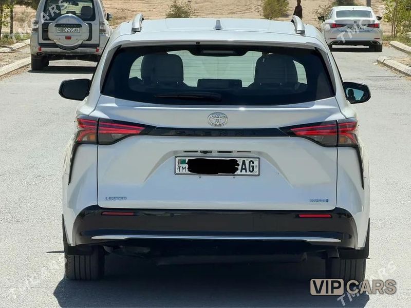Toyota Sienna, 2023