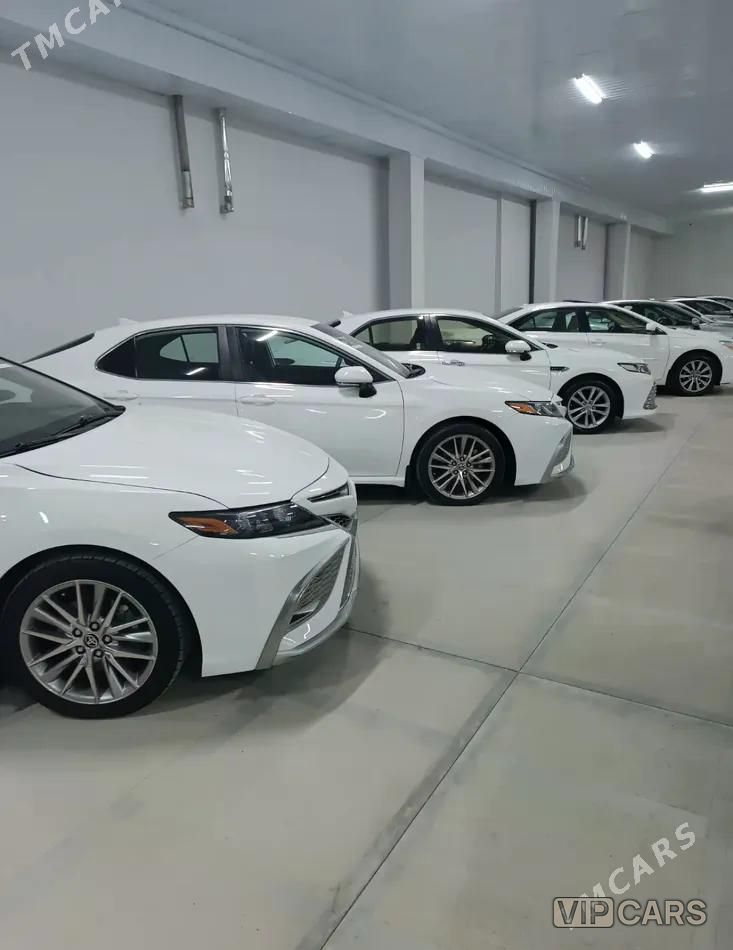 Toyota Camry, 2023