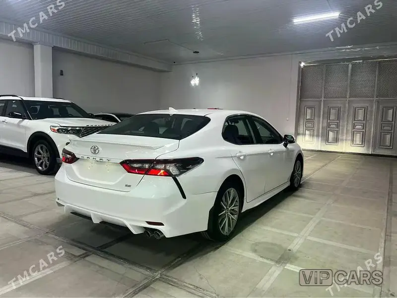 Toyota Camry, 2023 — фото 4