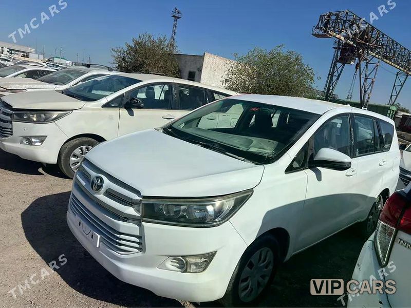 Toyota Innova, 2022