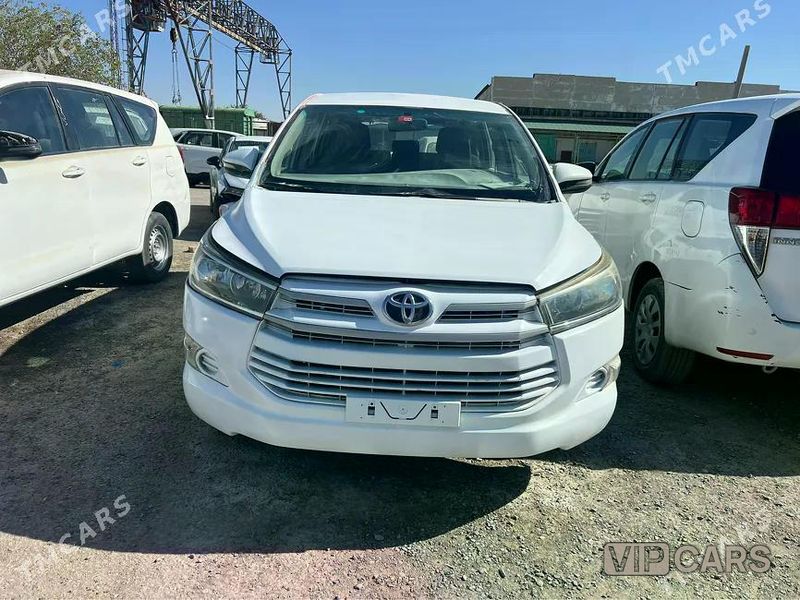 Toyota Innova, 2022