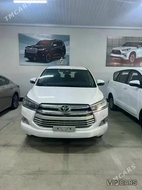 Toyota Innova, 2022 — фото 3