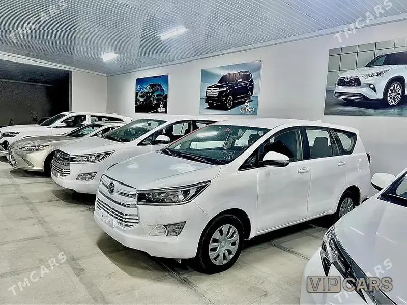 Toyota Innova, 2021 — фото 1