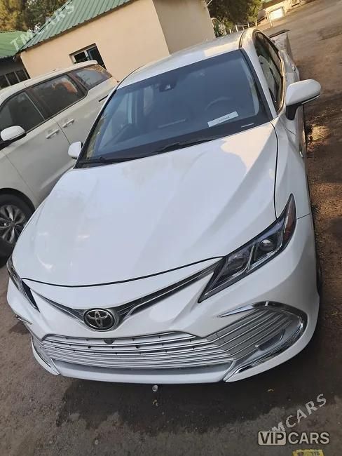 Toyota Camry, 2023