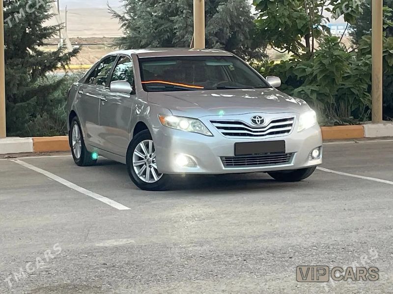 Toyota Camry, 2010