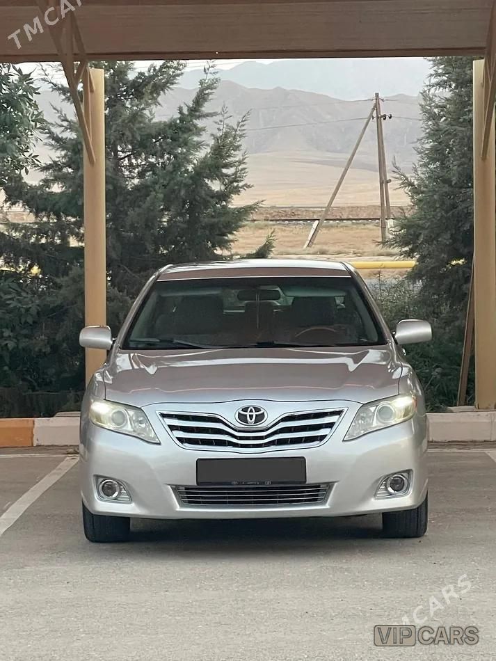 Toyota Camry, 2010