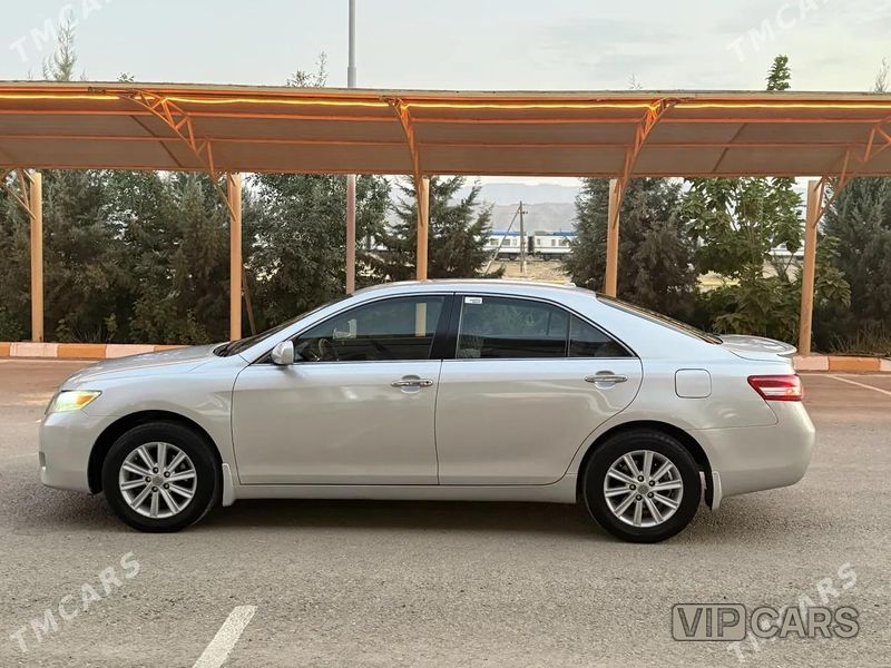 Toyota Camry, 2010
