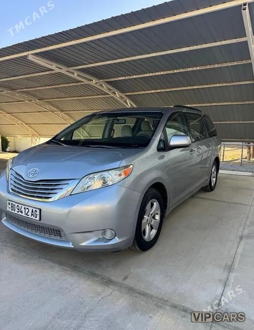 Toyota Sienna, 2016