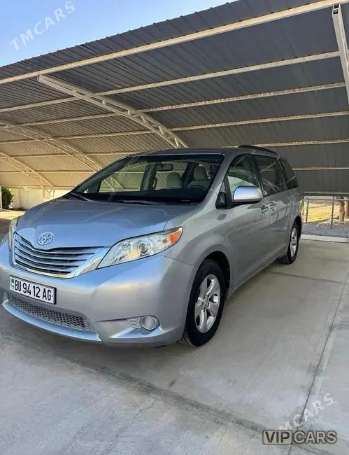 Toyota Sienna, 2016 — фото 1