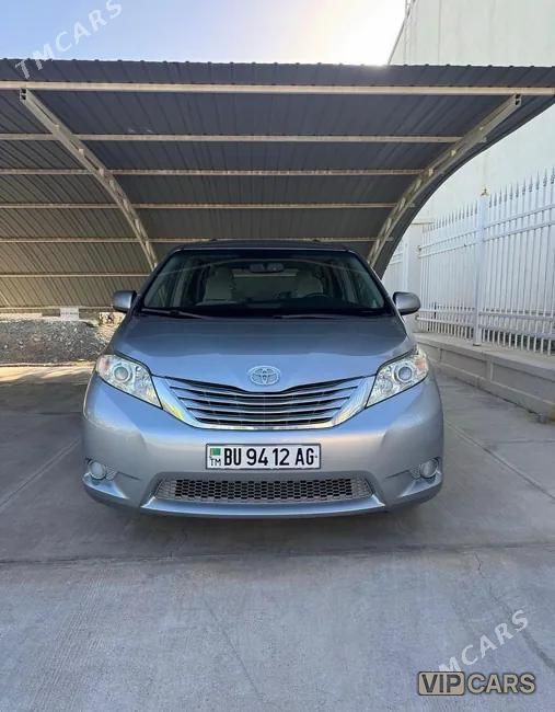 Toyota Sienna, 2016