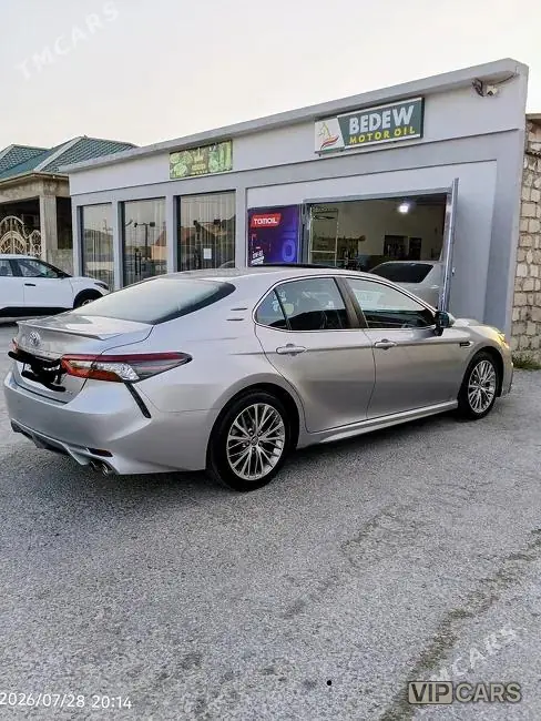 Toyota Camry, 2019 — фото 1