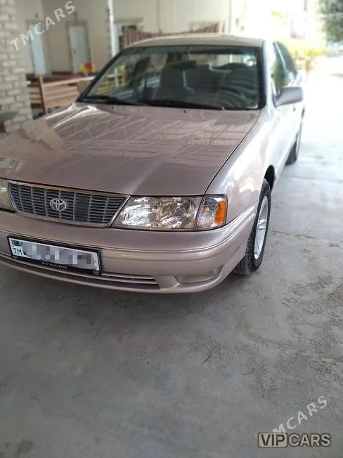 Toyota Avalon, 1999