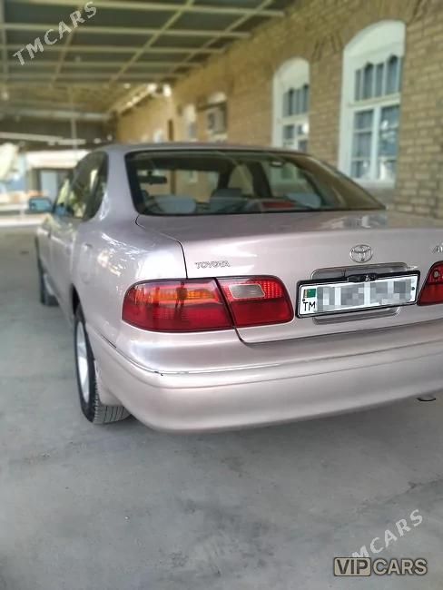 Toyota Avalon, 1999