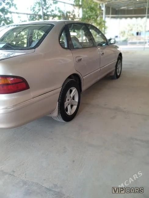 Toyota Avalon, 1999