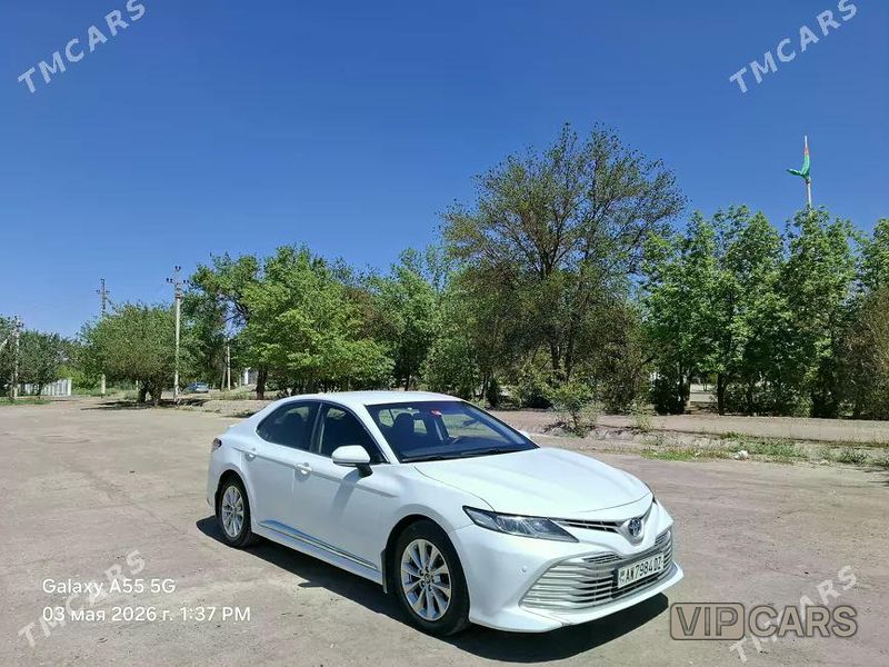 Toyota Camry Hybrid, 2021