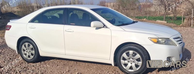 Toyota Camry, 2011