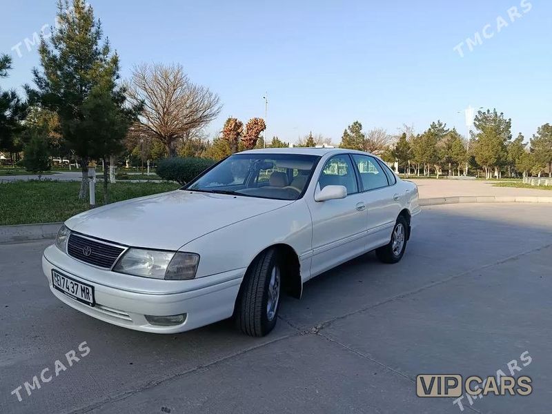 Toyota Avalon, 1999