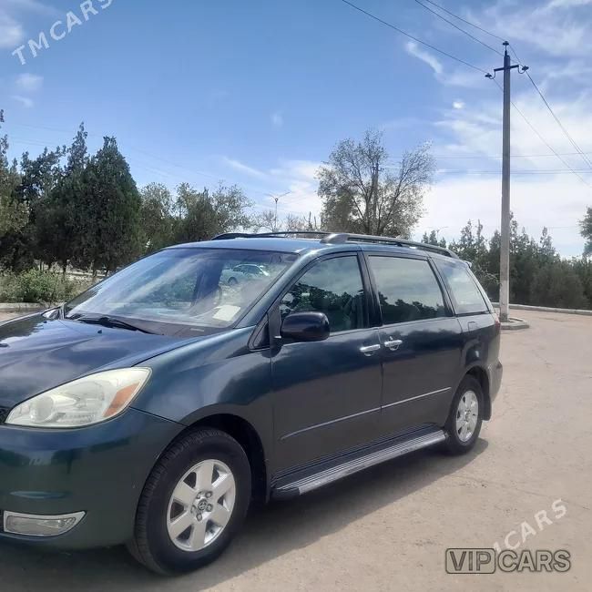 Toyota Sienna, 2005