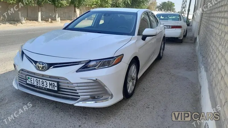 Toyota Camry, 2023 — фото 4