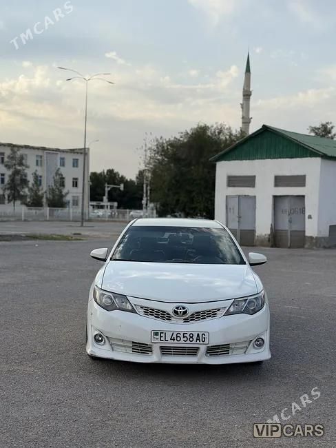 Toyota Camry, 2012