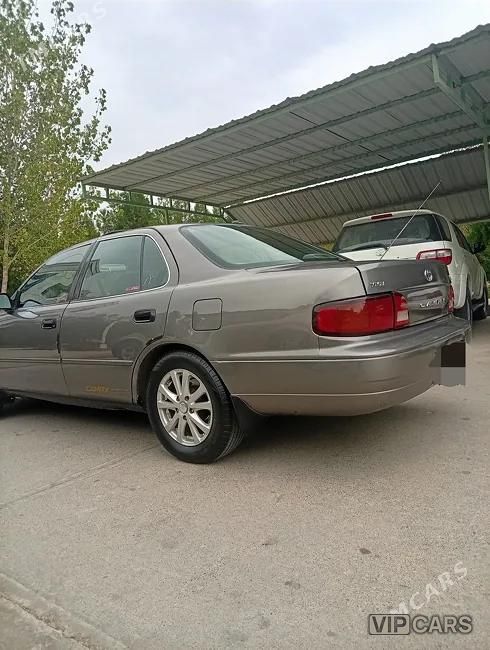 Toyota Camry, 1995