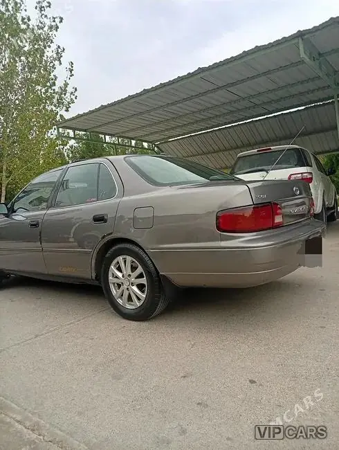 Toyota Camry, 1995 — фото 4