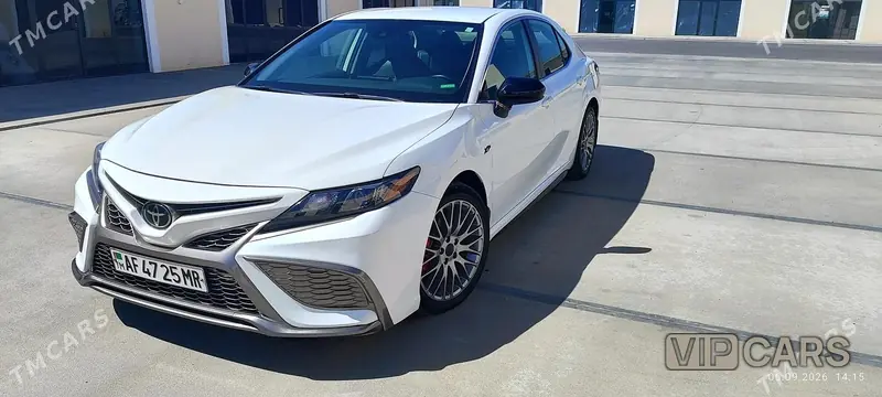 Toyota Camry, 2021 — фото 1