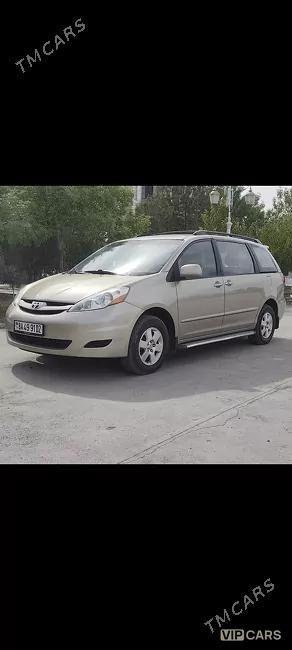 Toyota Sienna, 2009