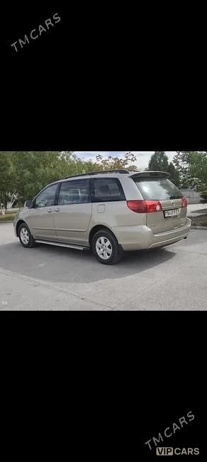 Toyota Sienna, 2009