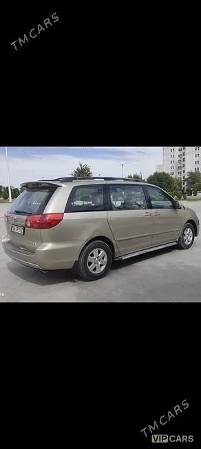 Toyota Sienna, 2009