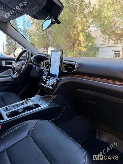Ford Explorer, 2022