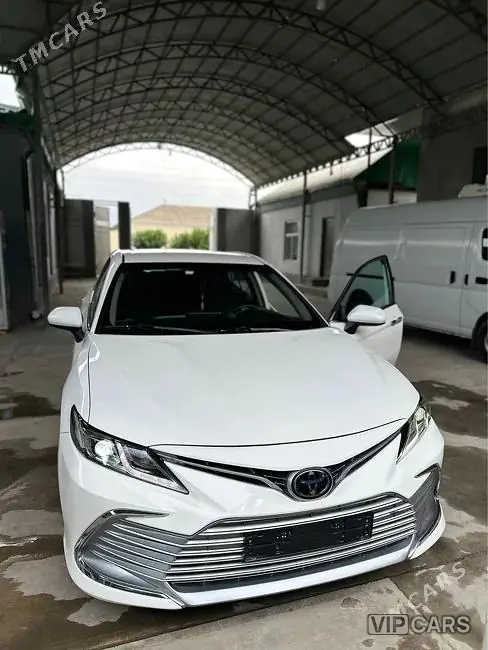 Toyota Camry, 2022 — фото 4