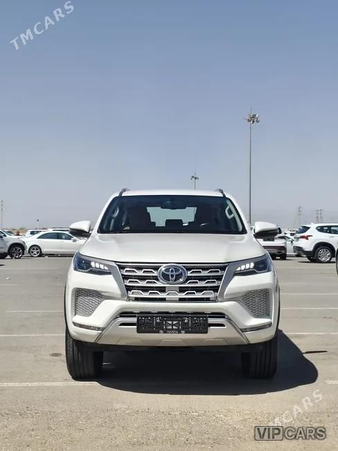 Toyota Fortuner, 2022