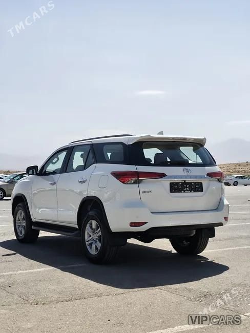 Toyota Fortuner, 2022