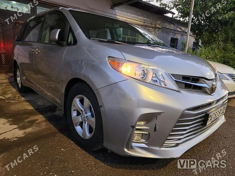 Toyota Sienna, 2017