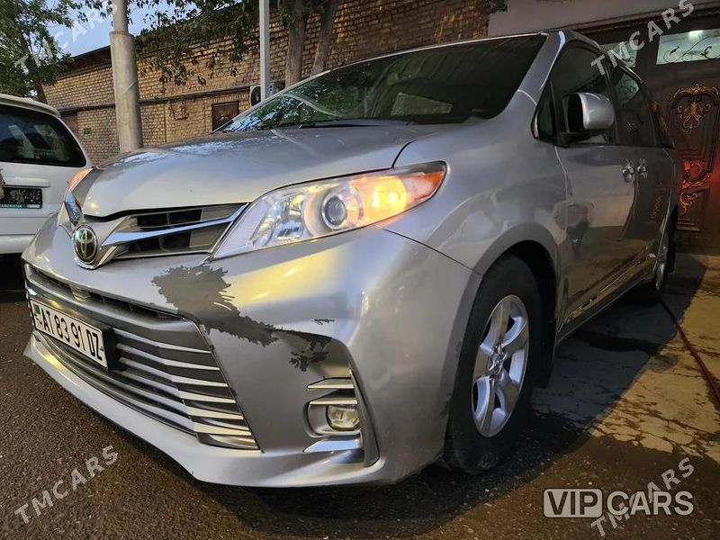 Toyota Sienna, 2017