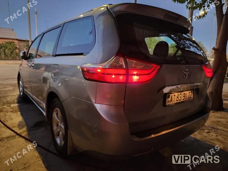Toyota Sienna, 2017