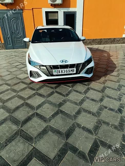 Hyundai Elantra, 2022