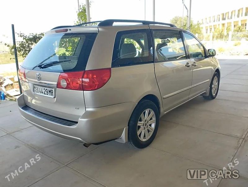 Toyota Sienna, 2009