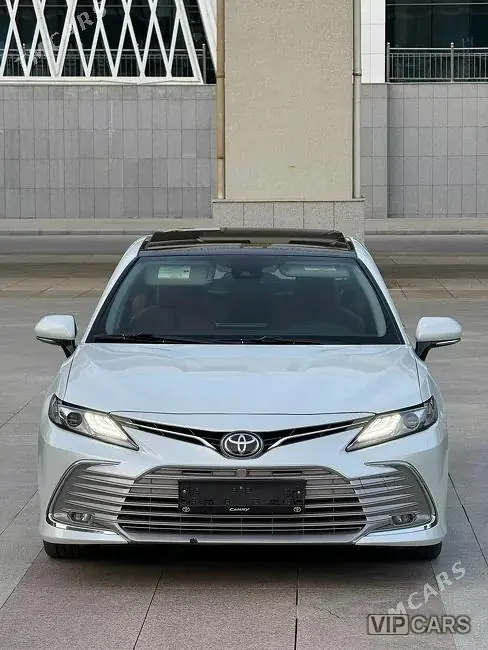 Toyota Camry, 2022 — фото 1