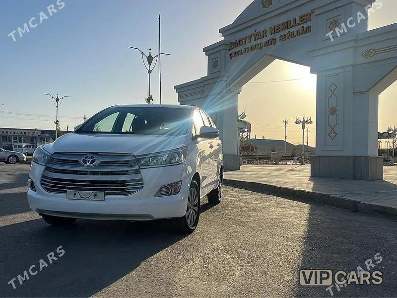 Toyota Innova, 2022