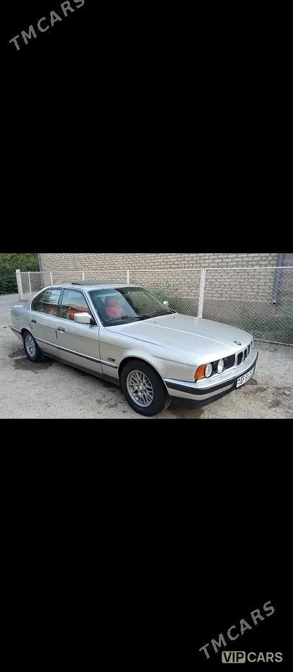BMW 525, 1989
