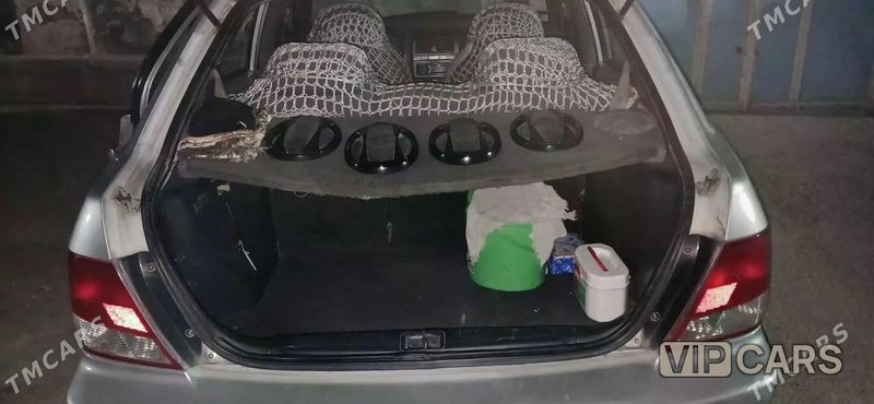 Hyundai Accent, 2001
