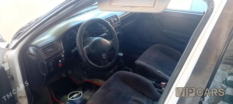 Opel Vectra, 1990